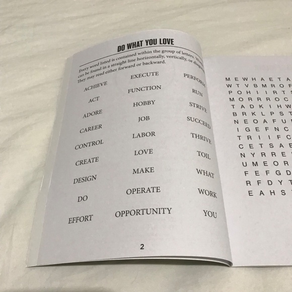 📚3/$35 NEW Brain Games Merriam Webster's Circle the Word Large Print Book - Picture 3 of 3